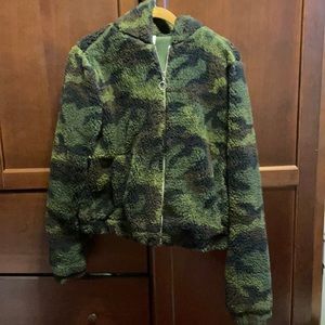 Camp hooked cropped jacket